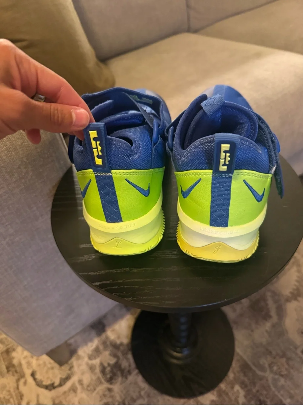 Nike LeBron Soldier XII GS Blue Volt Size 6.5 Youth Basketball Shoes AR7585-400